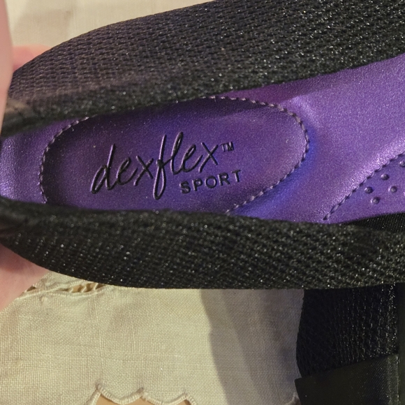 Dexflex Sport Women's Flats – Black, Size 10 – Like New - Picture 4 of 8